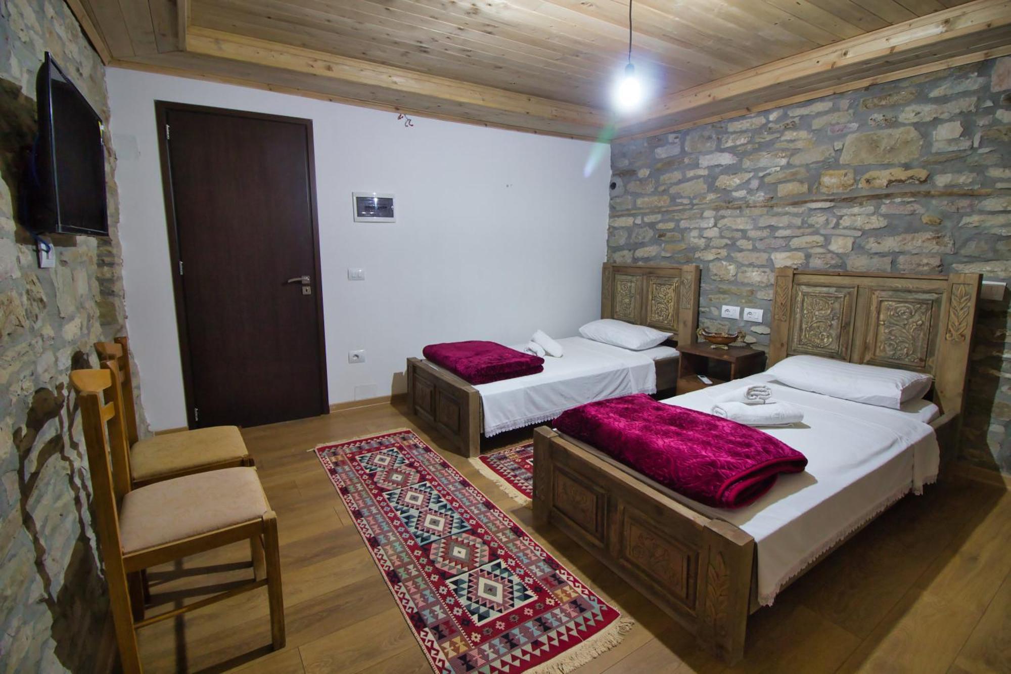 Guri Guesthouse Gjirokaster Exterior photo