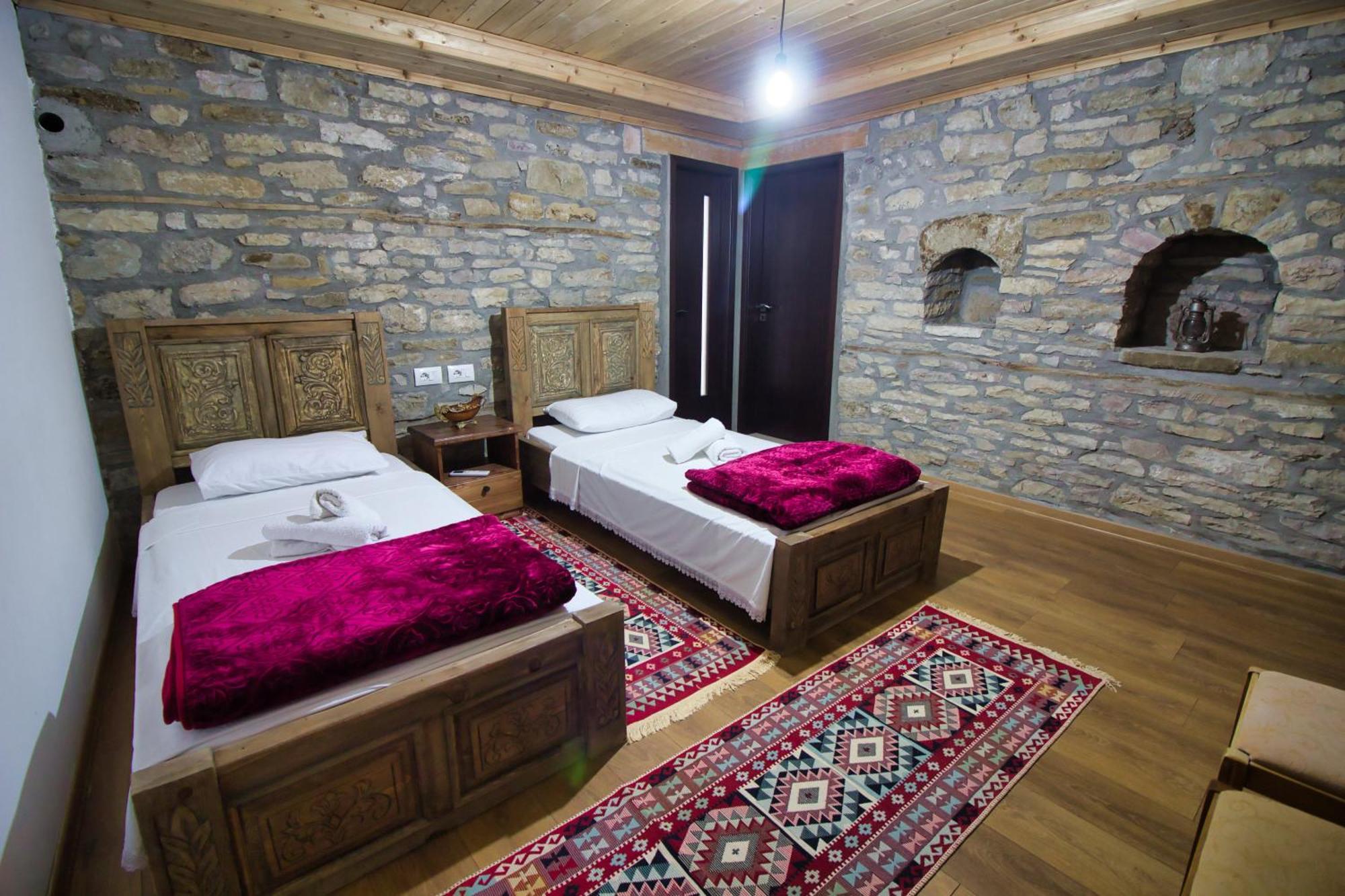 Guri Guesthouse Gjirokaster Exterior photo