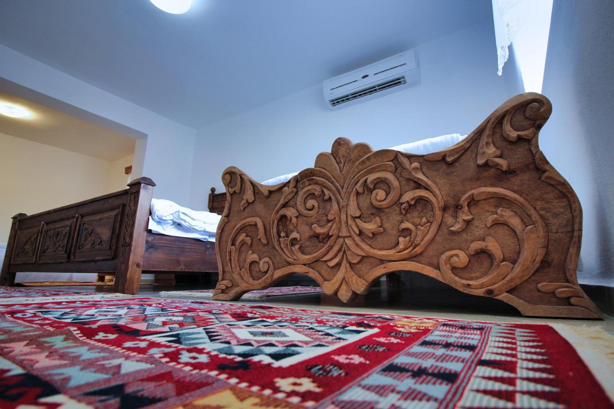 Guri Guesthouse Gjirokaster Exterior photo
