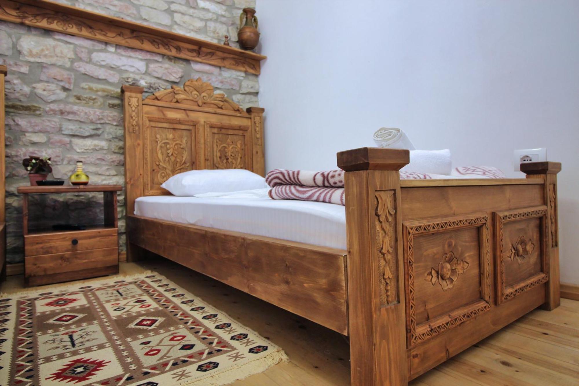Guri Guesthouse Gjirokaster Exterior photo