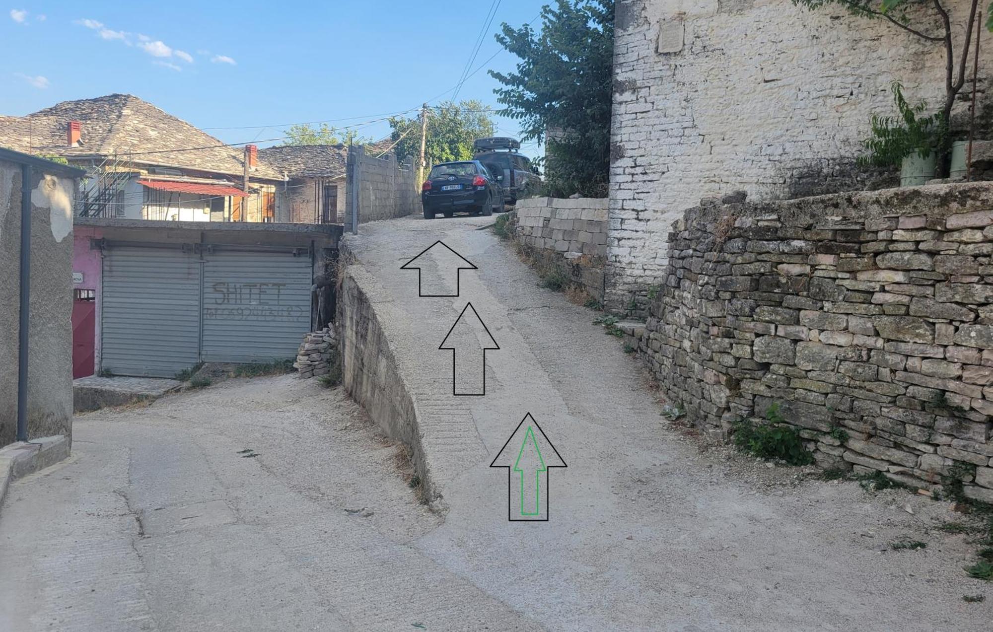 Guri Guesthouse Gjirokaster Exterior photo